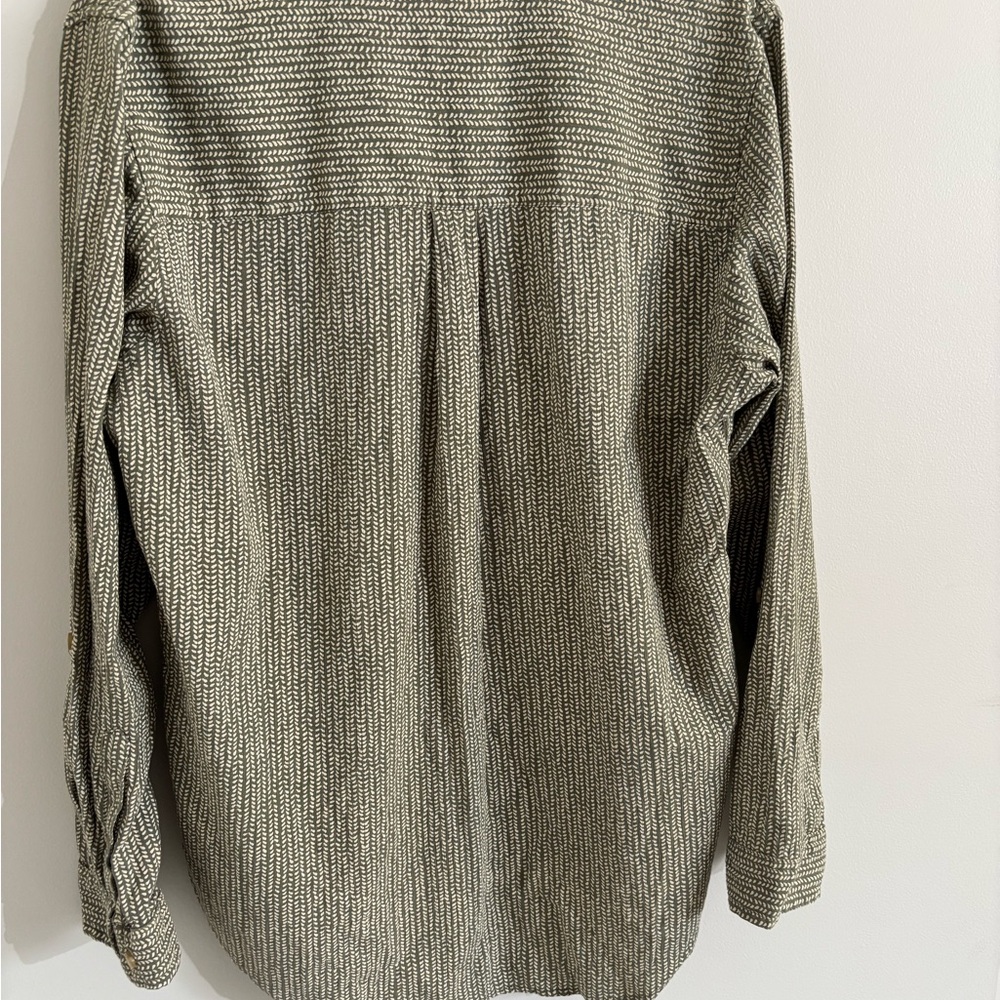 LL Bean Women’s Organic Cotton Crinkle Button zip Shirt Olive Green Size Large - Picture 4 of 6